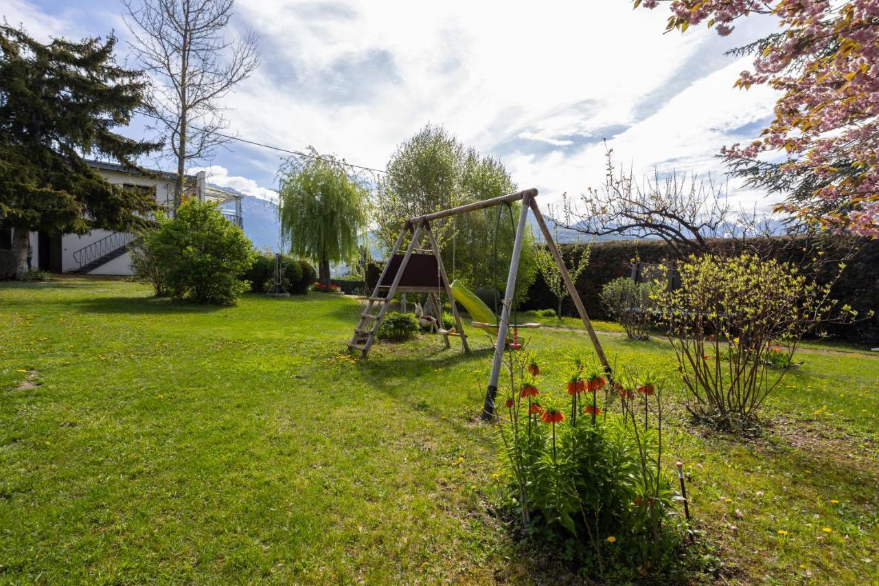 Ferienwohnung Vue Sur Les Montagnes Embrun Exterior foto