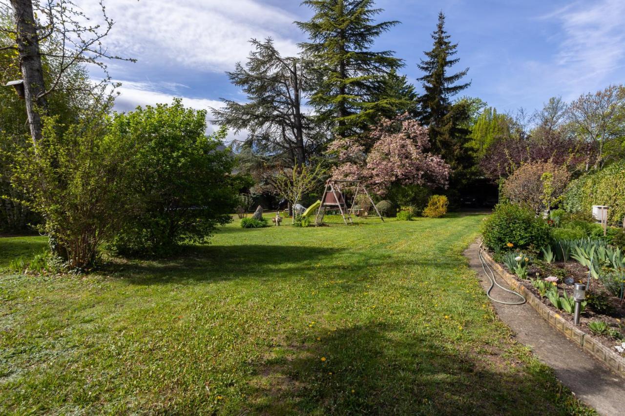 Ferienwohnung Vue Sur Les Montagnes Embrun Exterior foto